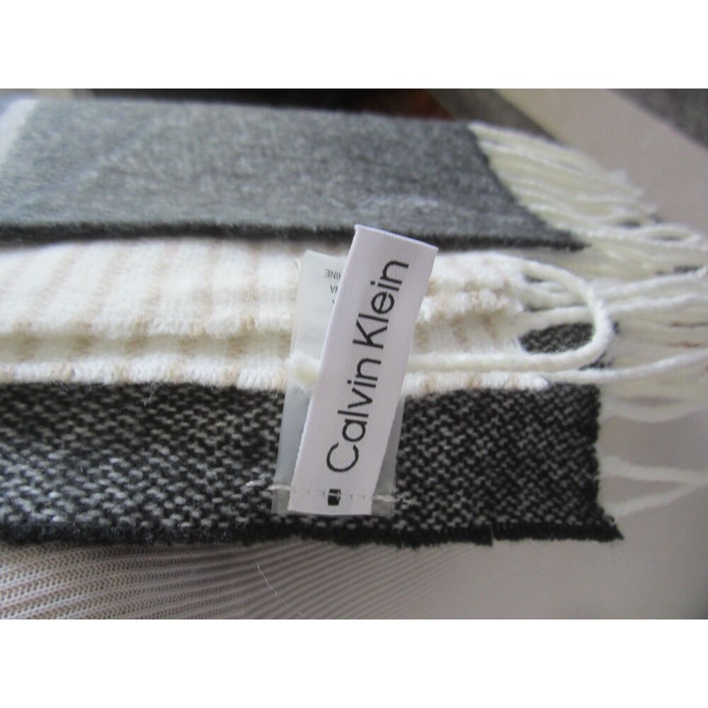 NEW CALVIN KLEIN GRAY - BEIGE & BLACK  FRINGED SCARF SUPER SOFT LARGE SIZE 24x76 - Picture 5 of 5
